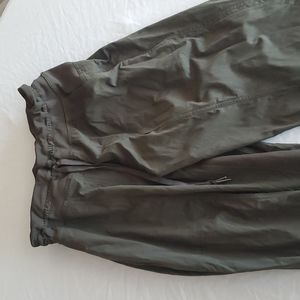 Lululemon Mid Rise Jogger, Size 8, Dark Green